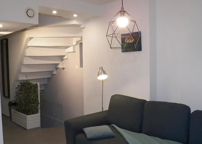 The Doubling Place Of Space And Time In Poland 公寓 *