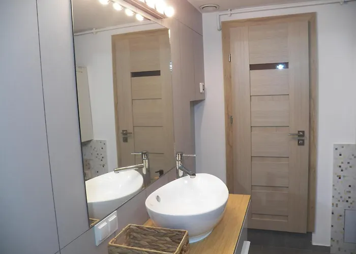 The Doubling Place Of Space And Time In Poland 格丁尼亚